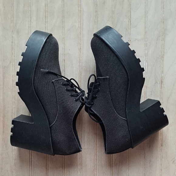 DIVIDED H&M Black Chunky Y2K Platform Lace-Up Edgy Trendy Bold Heel Shoes - Picture 1 of 13